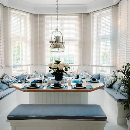 Hamptons *